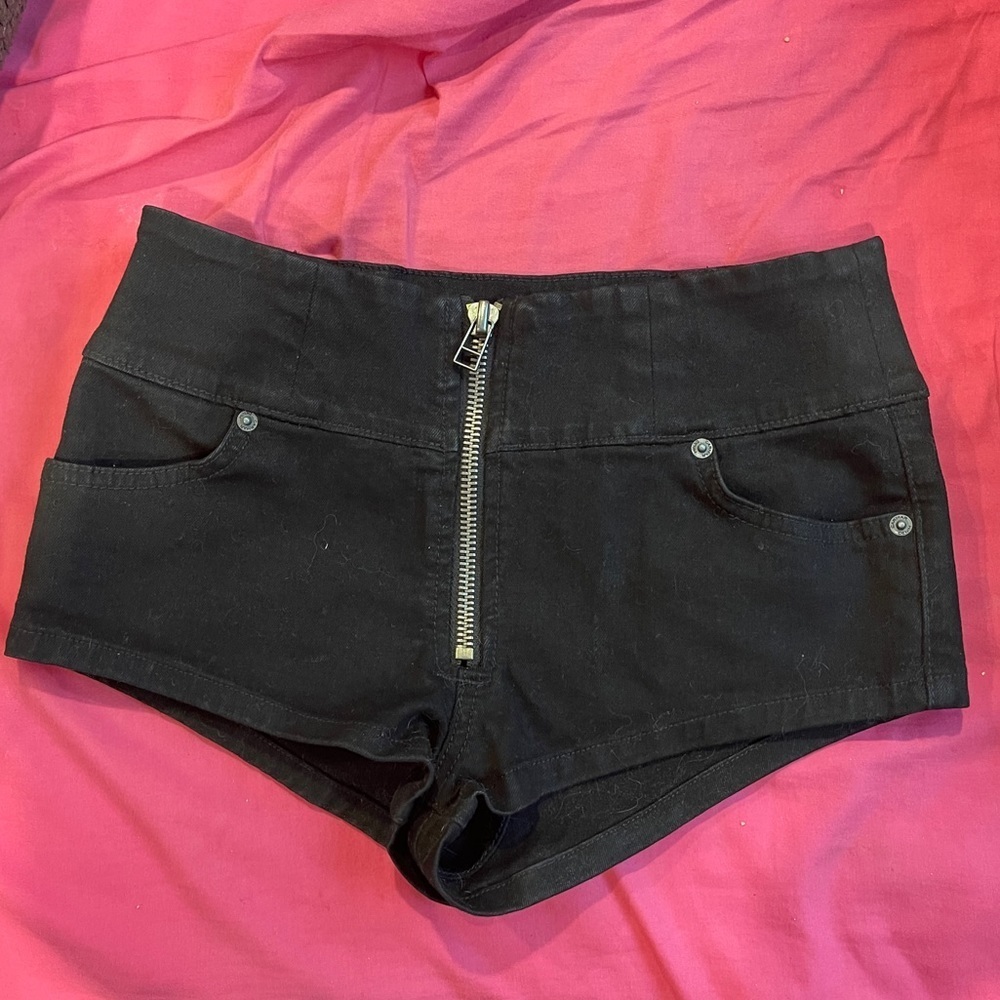 NWOT Carmar LF Black Zipup Denim Shorts Zipper